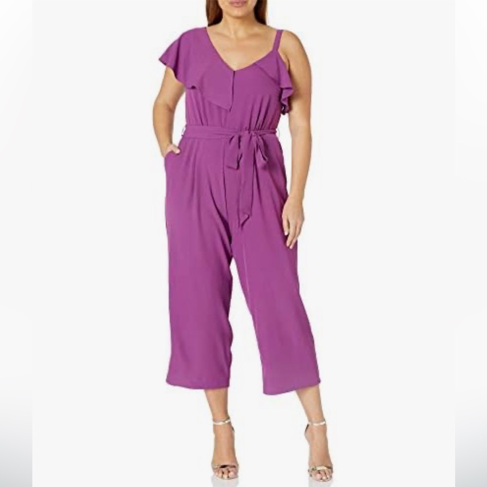 NWT City Chic Size 16 Wide Legged Jumpsuit with Contrast Shoulder and Tie Belt